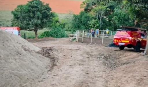 Adolescente de 12 anos morre em acidente com trator em Bom Sucesso