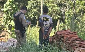 Polícia prende suspeito de matar ex com tiros na cabeça em lavoura de MG Segundo familiares, vítima tinha uma medida protetiva contra ex-namorado, que não se conformava com o fim do relacionamento. É o segundo feminicídio do ano no município.