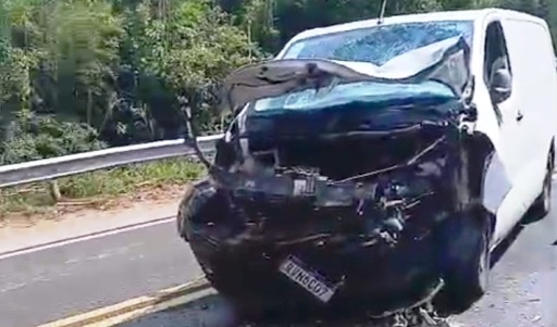 Informações complementares: Motociclista de Lavras morre em colisão frontal com Van na BR-265