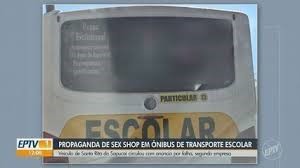 Ônibus escolar é flagrado com propaganda de sex shop no Sul de Minas; prefeitura apura caso
